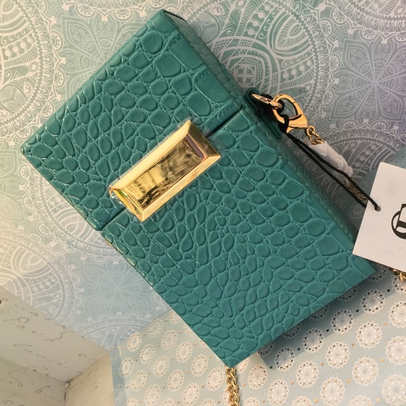 Snob Essentials Handbags - Snob Essentials Jewel Box ($68)